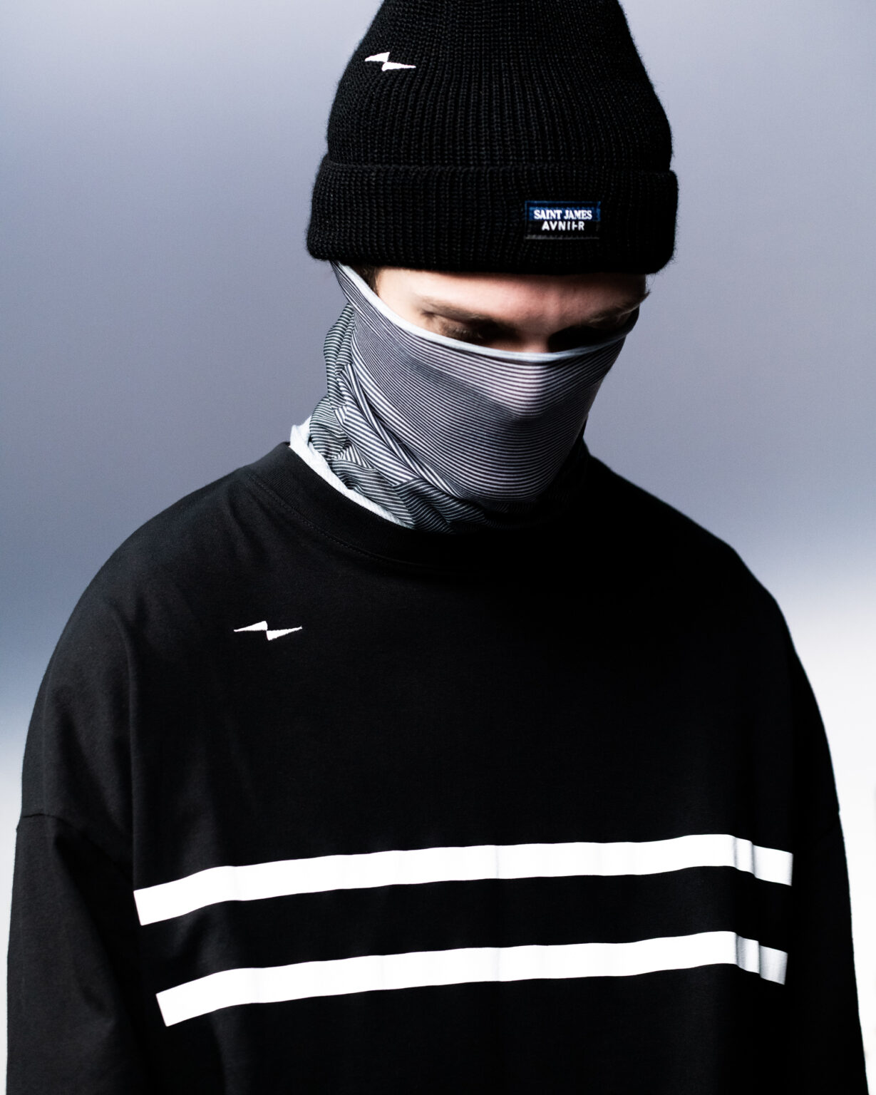 AVNIERxSTJAMES-APENPENIC-2